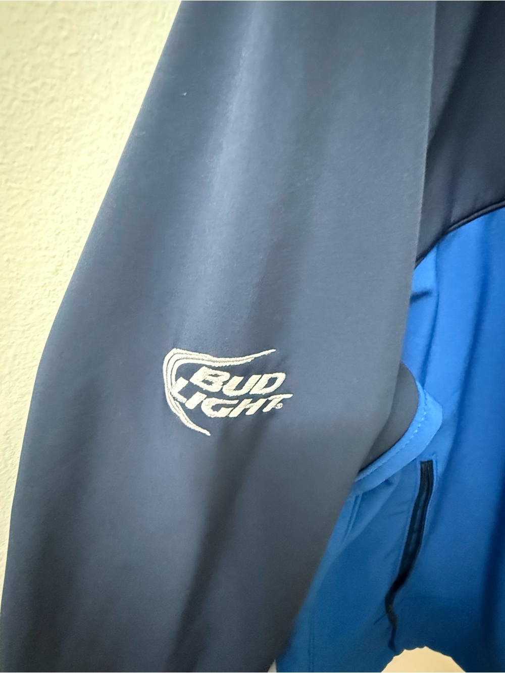 The North Face Men’s Two-Tone Blue Softshell Jacket Bud light men’s large - Picture 2 of 12